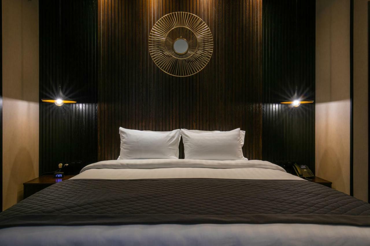 Hotel Adamo Tbilisi ภายนอก รูปภาพ